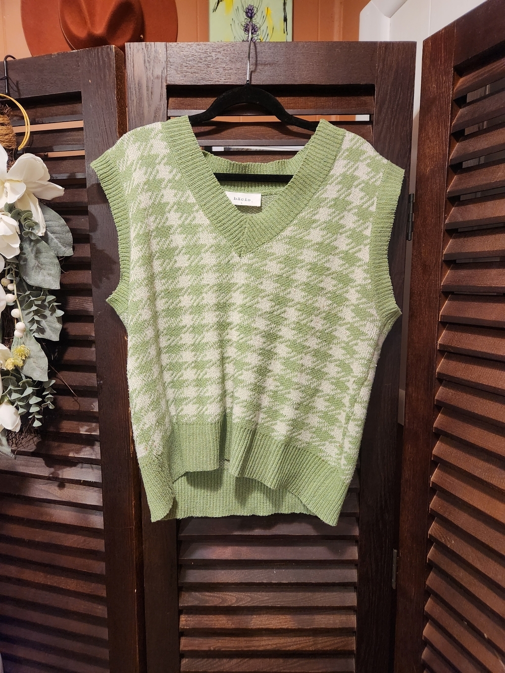 Sleeveless V-Neck Houndstooth Sweater Vest - Green/Cream